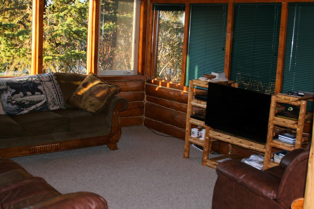 Bear Den Vacation Home Anchor Point Phòng bức ảnh