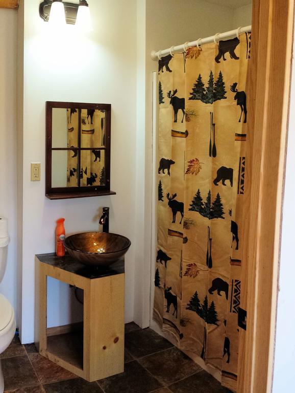Bear Den Vacation Home Anchor Point Phòng bức ảnh