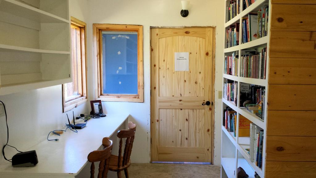 Bear Den Vacation Home Anchor Point Phòng bức ảnh